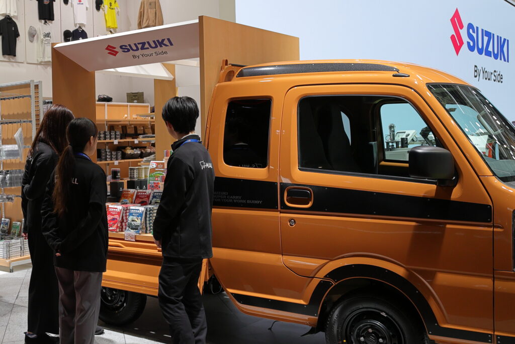 スズキ製品及びオート用品を取り扱う営業スタッフ